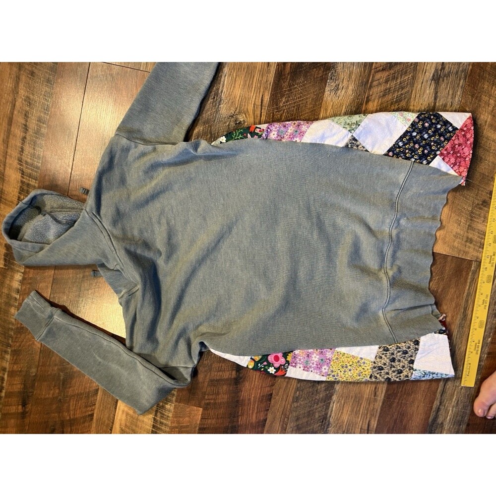 Upcycled American Eagle Hoodie XS Handmade Quilt Heart Patchwork Cottagecore - Picture 7 of 7